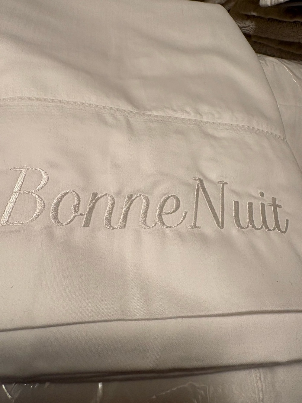 Land's End Embroided Bonne Nuit 700 Count Egyptian cotton sheet set White KING